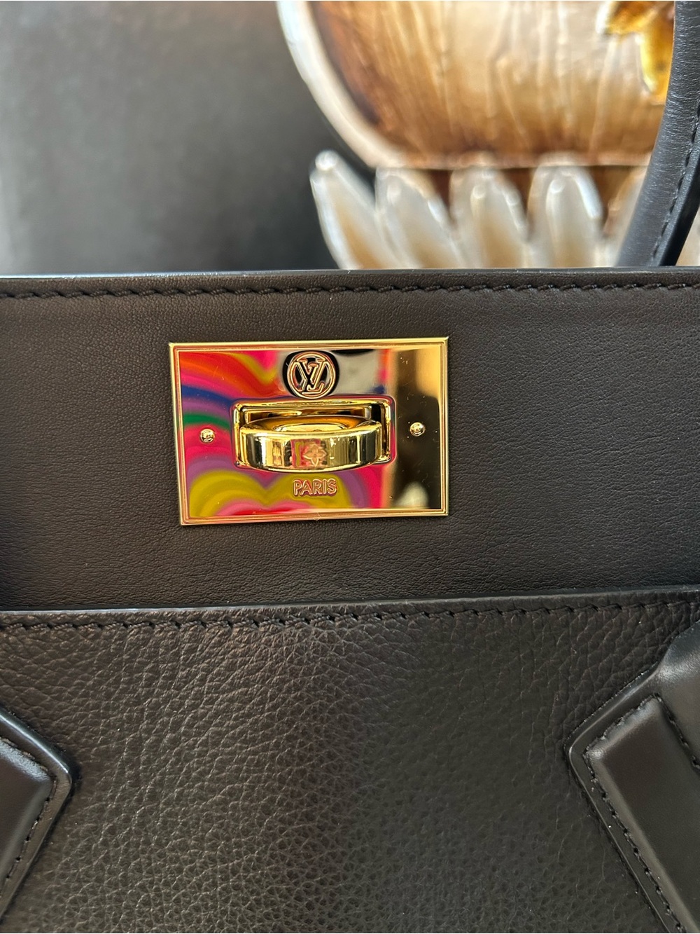 Authentic Louis Vuitton On My Side MM - Picture 11 of 15